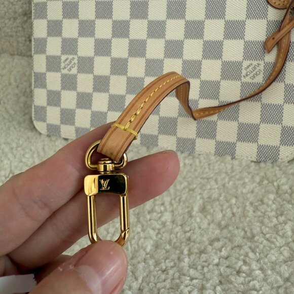 Louis Vuitton Damier Azur Neverfull MM Pochette Wristlet – Excellent Condition - Picture 6 of 9